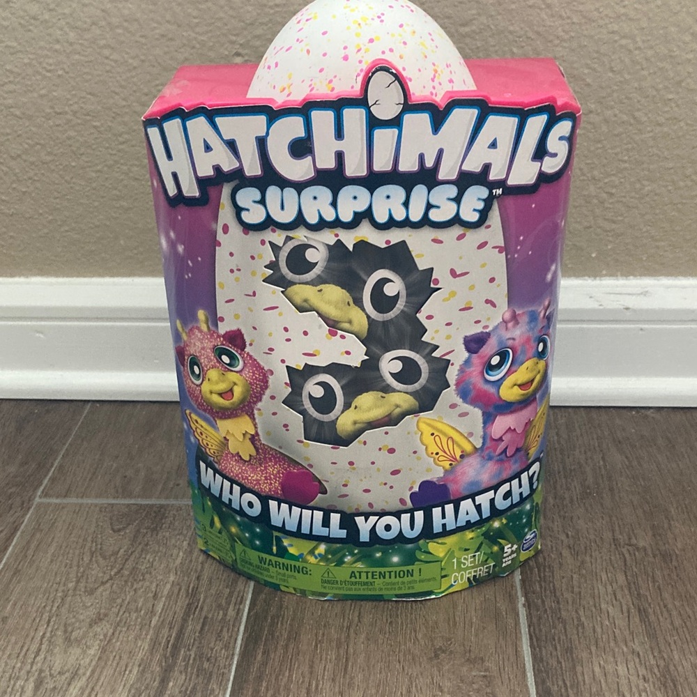Hatchimals Surprise Pink and Purple Egg